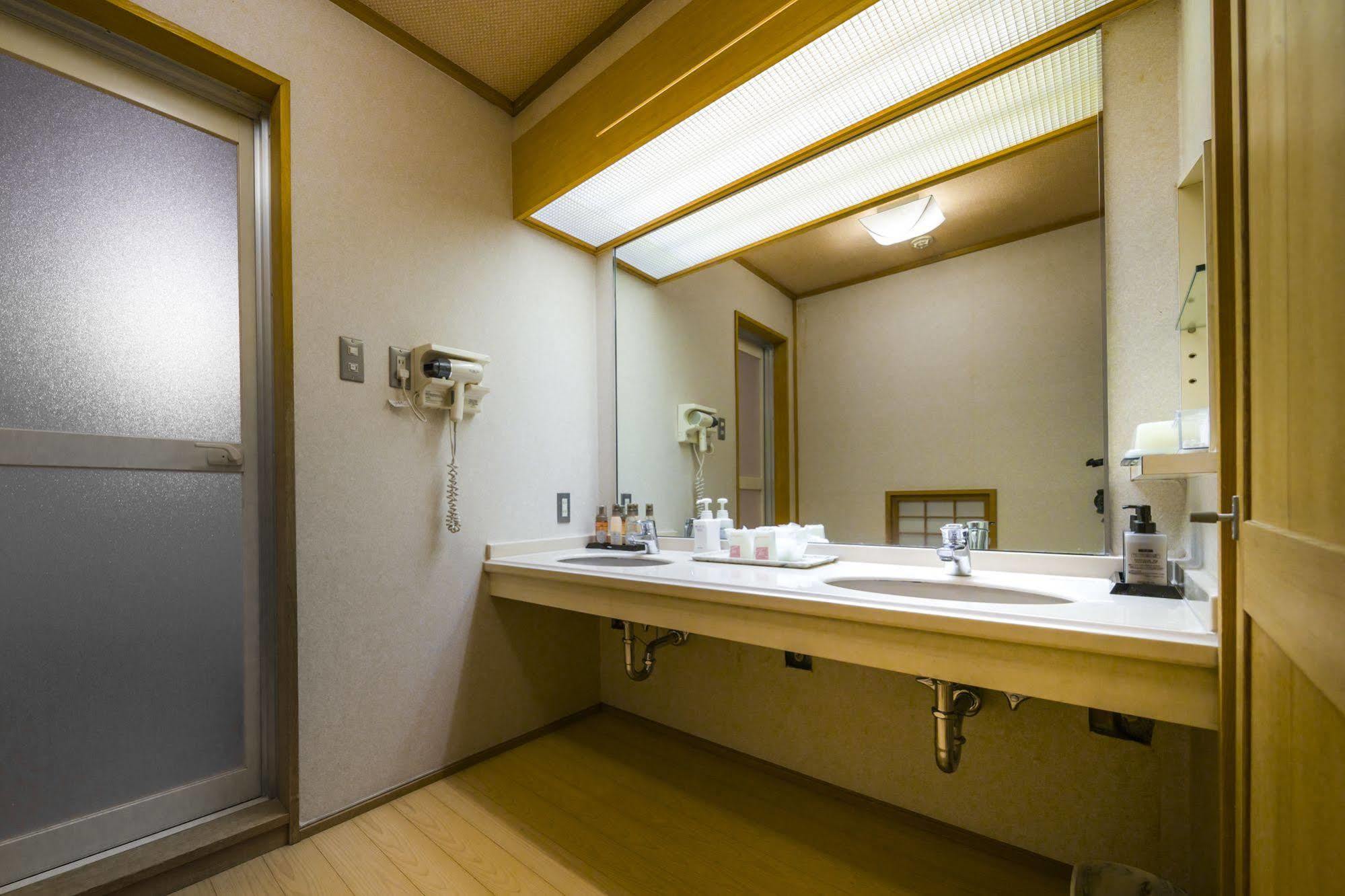 Hotel Kaneyamaen Fujiyoshida Εξωτερικό φωτογραφία