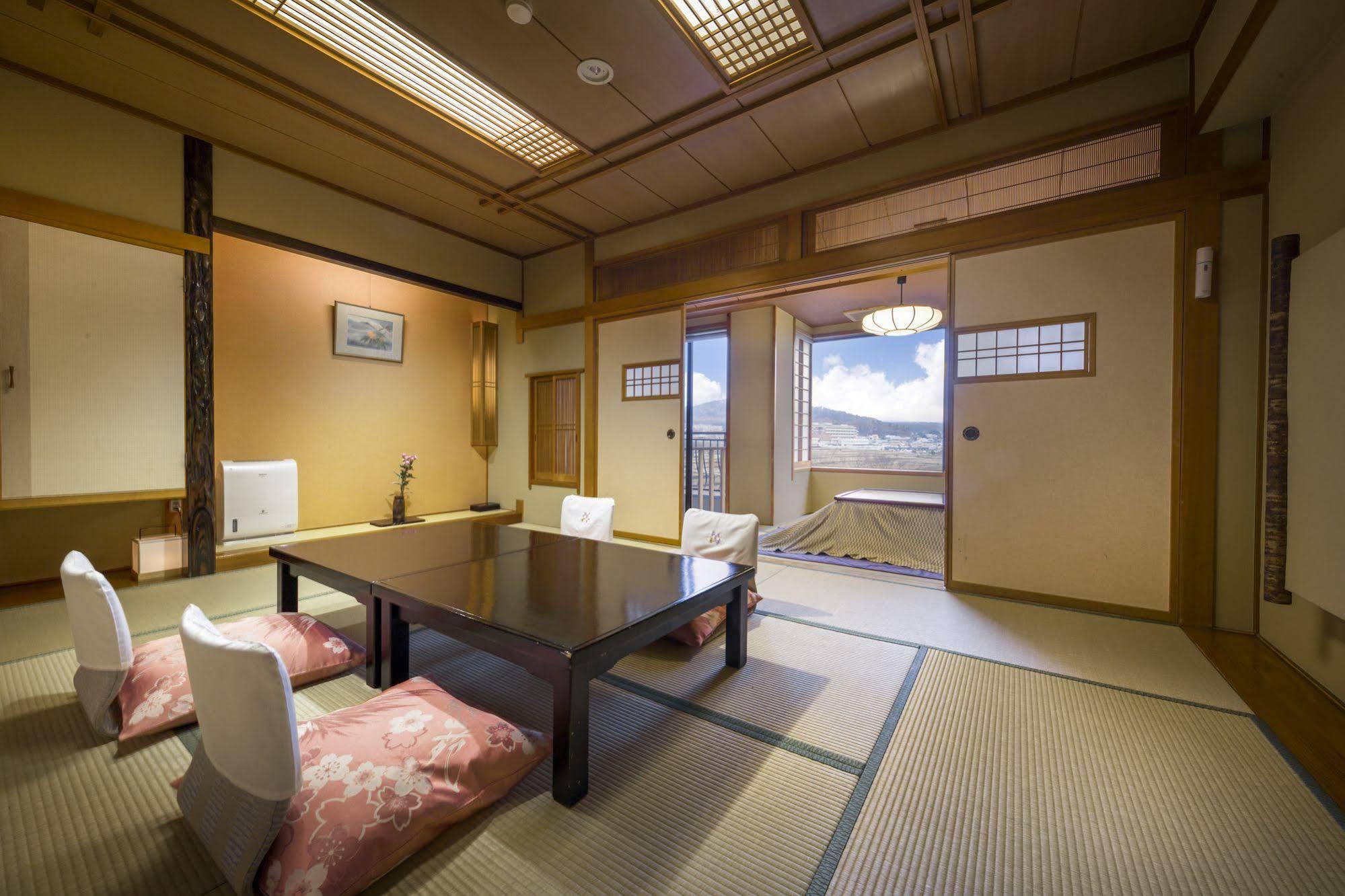 Hotel Kaneyamaen Fujiyoshida Εξωτερικό φωτογραφία